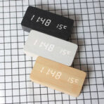 কাঠের টেবিল ঘড়ি