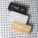 কাঠের টেবিল ঘড়ি